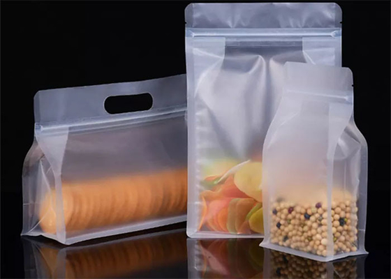 La parte inferior plana transparente plástica se levanta la bolsa de la cremallera con la suspensión