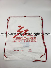 La mochila plástica del lazo del CPE/del LDPE de dos capas empaqueta con el logotipo