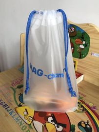 Las bolsas de plástico de lazo impresas del claro del CPE/bolso plástico por encargo del cosmético del viaje
