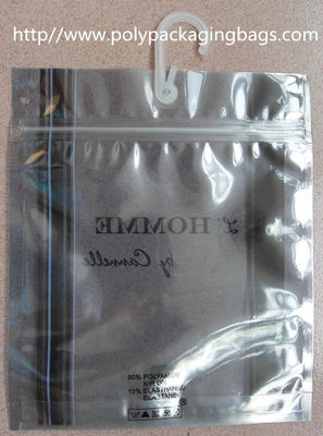 El gancho plástico de encargo empaqueta la bolsa de plástico antiestática con la suspensión para la ropa interior, ropa