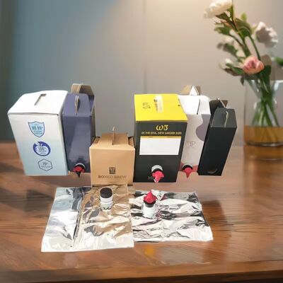 Bolsa en caja de plástico con superficie texturizada y pico, adecuada para aplicaciones de envasado de líquidos de grado alimenticio