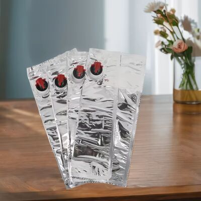 Bolsa en caja de plástico con superficie texturizada y pico, adecuada para aplicaciones de envasado de líquidos de grado alimenticio