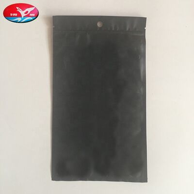 Bolsas de cigarros ligeras y compactas con láminas de humedad en el interior diseñadas para mantener la frescura del cigarro durante el viaje
